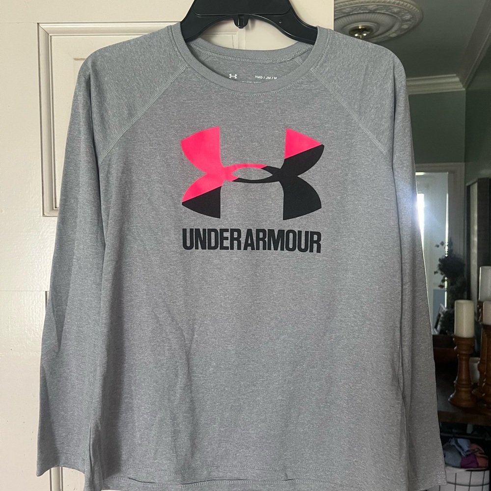 EUC GIRL’s Medium Under Armour Gray Long Sleeve Shirt